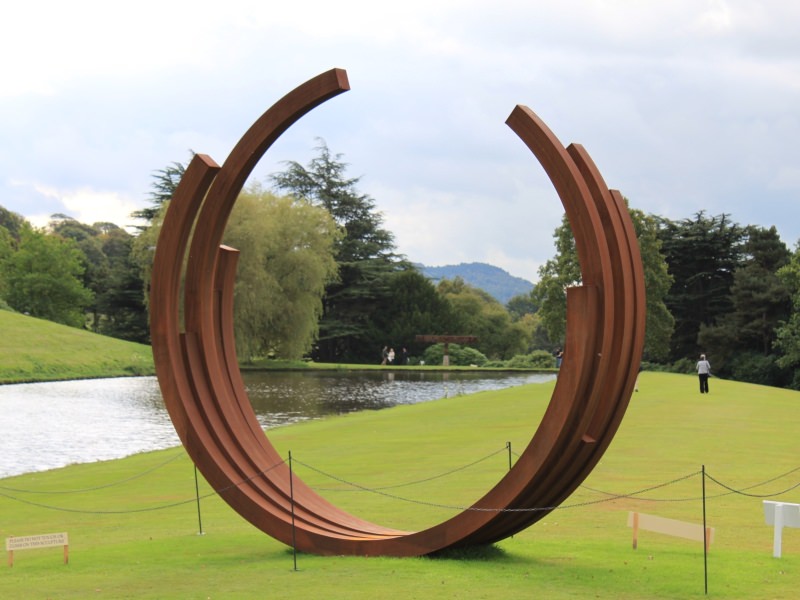 Bernar Venet '225.5° Arc x 5'