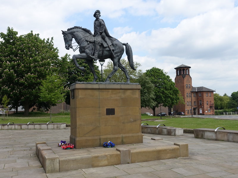 Bonnie Prince Charlie Statue and Silk Mill