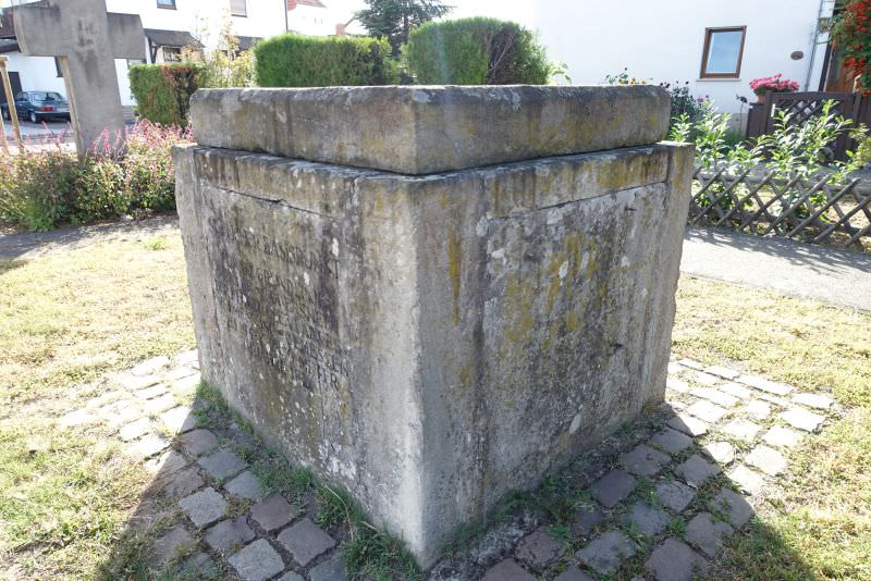 Basisstein Süd 