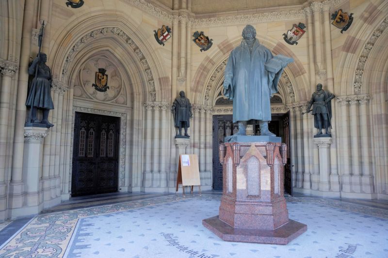 Luther-Statue Gedächtniskirche