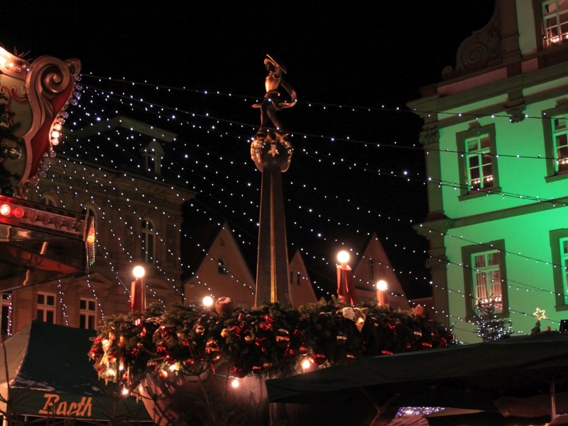 St Georgsbrunnen als Adventskranz 